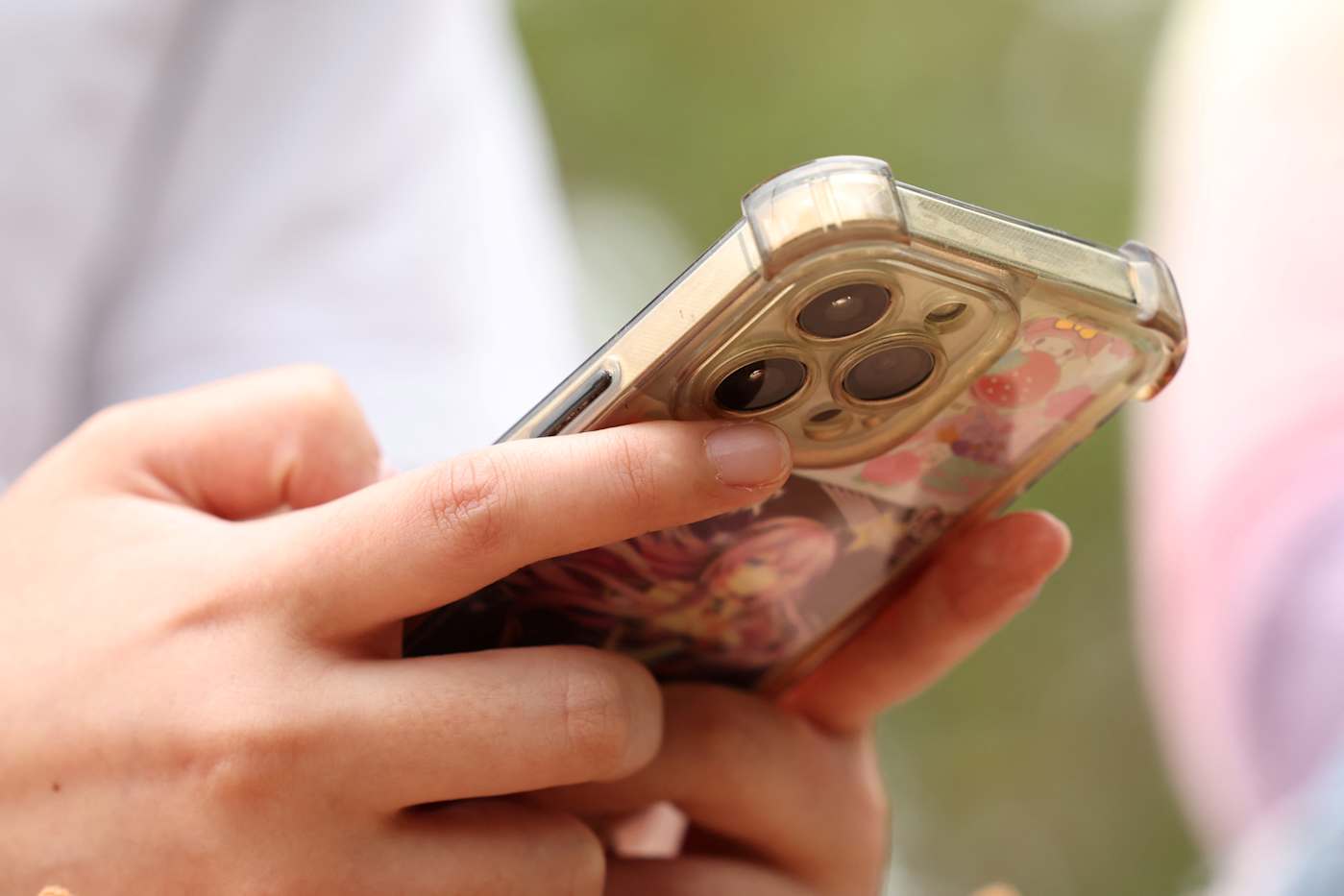 De meerderheid van de Australische kinderen bevindt zich nog steeds op verboden sociale-mediaplatforms, zo blijkt uit onderzoek