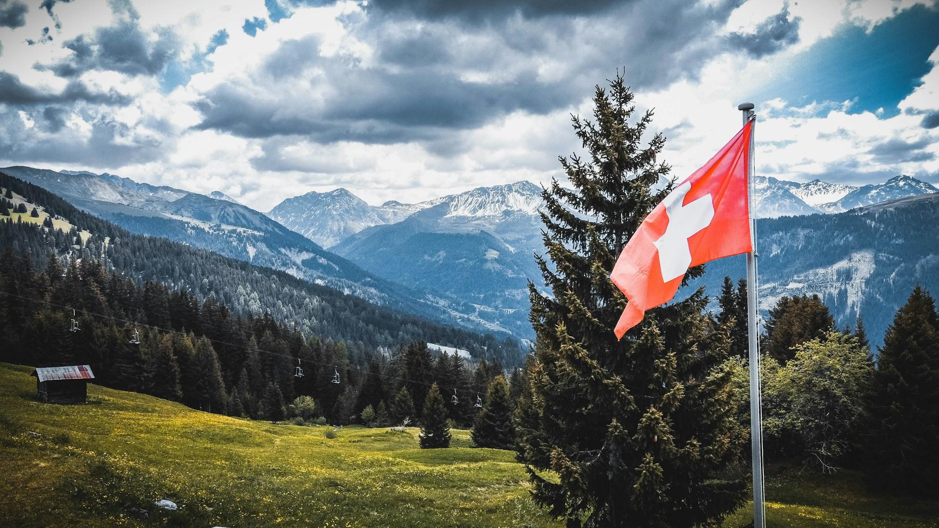 Swissquote verlaagt de verwachtingen voor het hele jaar nu de crypto-inkomsten in de eerste helft dalen en de aandelen dalen