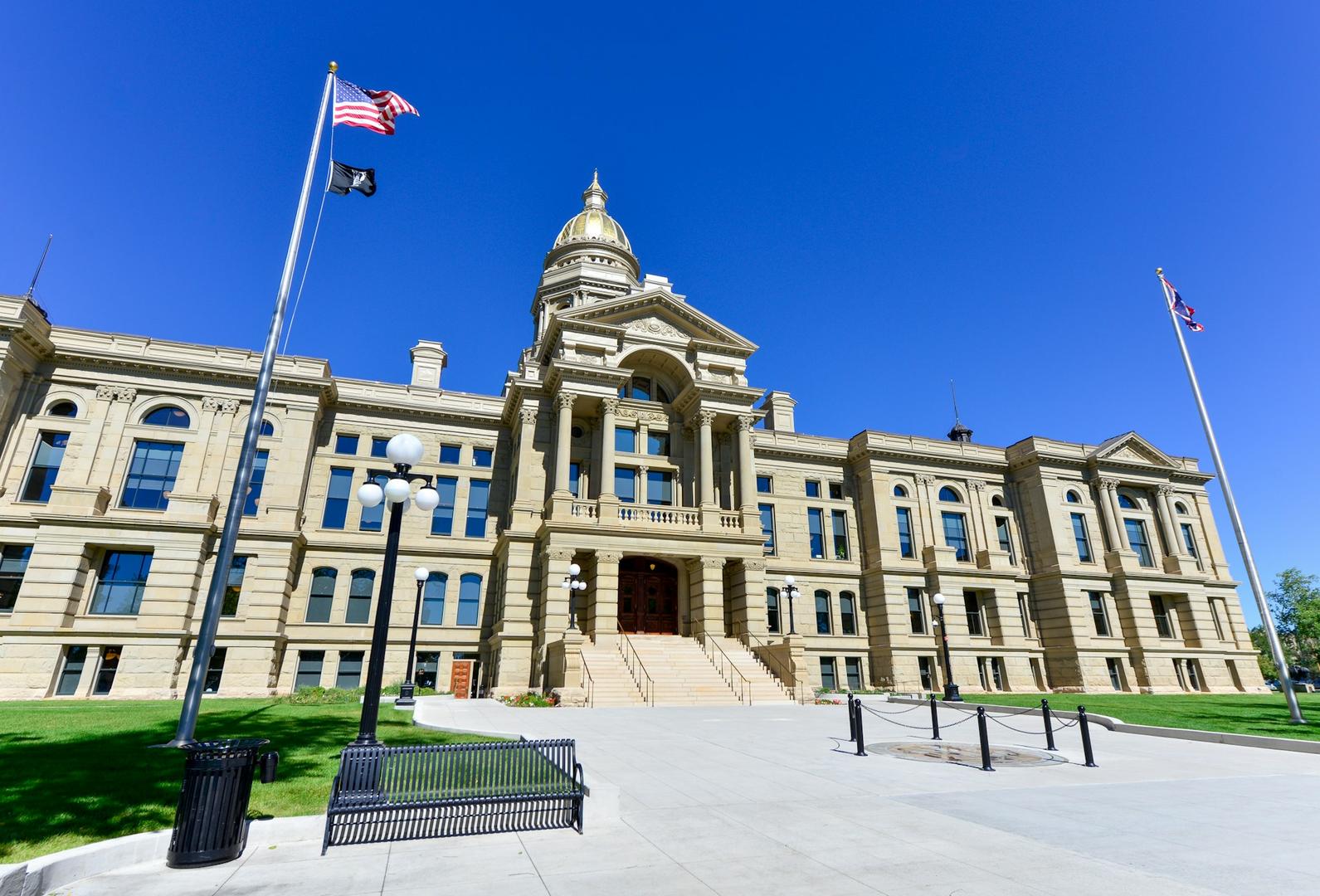 Wyoming sluit zich aan bij de LayerZero-exodus van $15 miljard met een staatsstablecoin-beweging