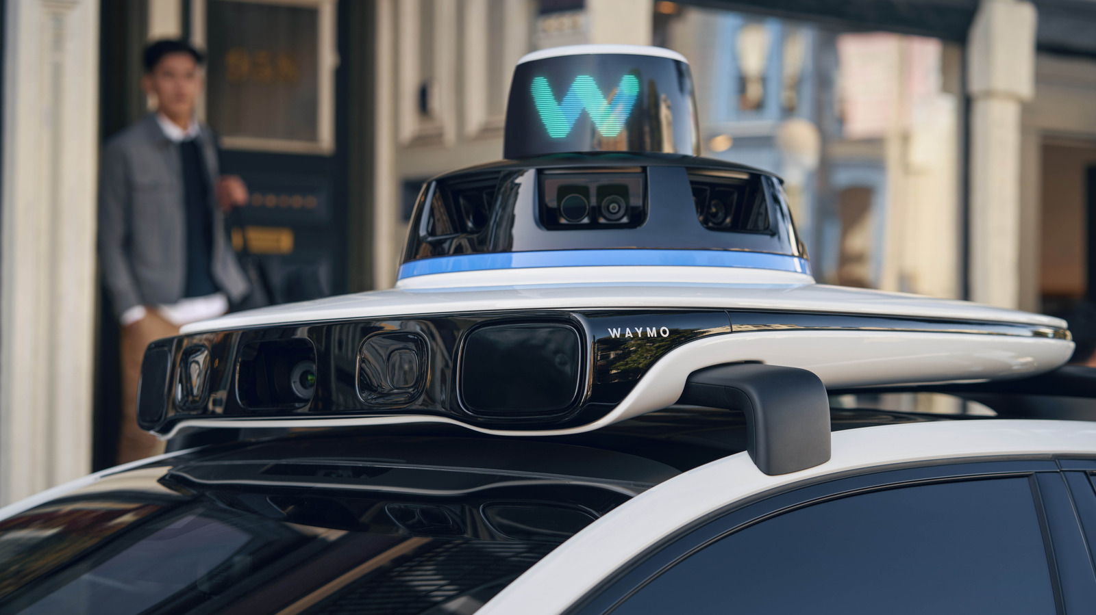 Waymo heeft een virtuele menselijke bestuurder gemaakt om zijn robotaxis te verbeteren