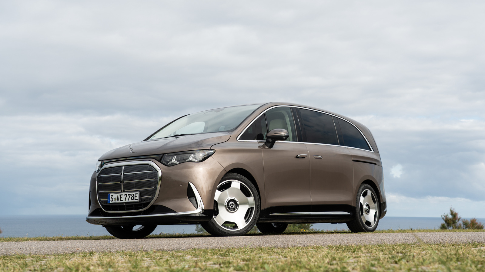 2028 Mercedes-Benz VLE eerste rit: uw 8K-woonkamer op wielen is gearriveerd