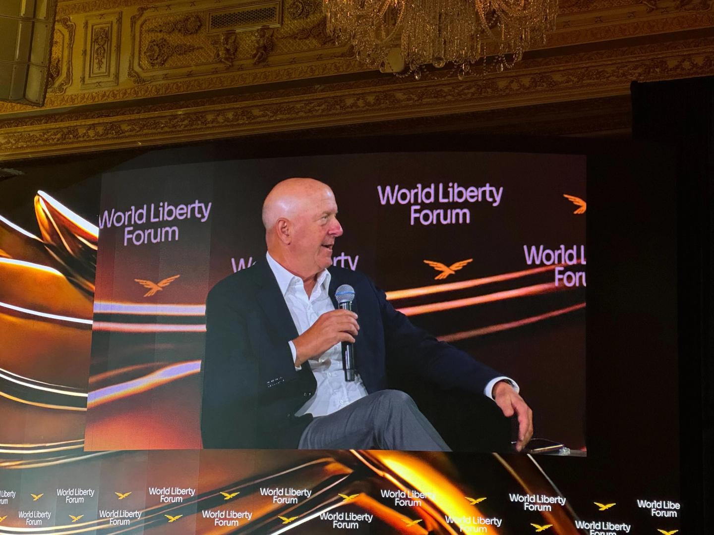 De CEO van Goldman Sachs steunt de Clarity Act ondanks de zorgen van de banksector over de stablecoin-regels