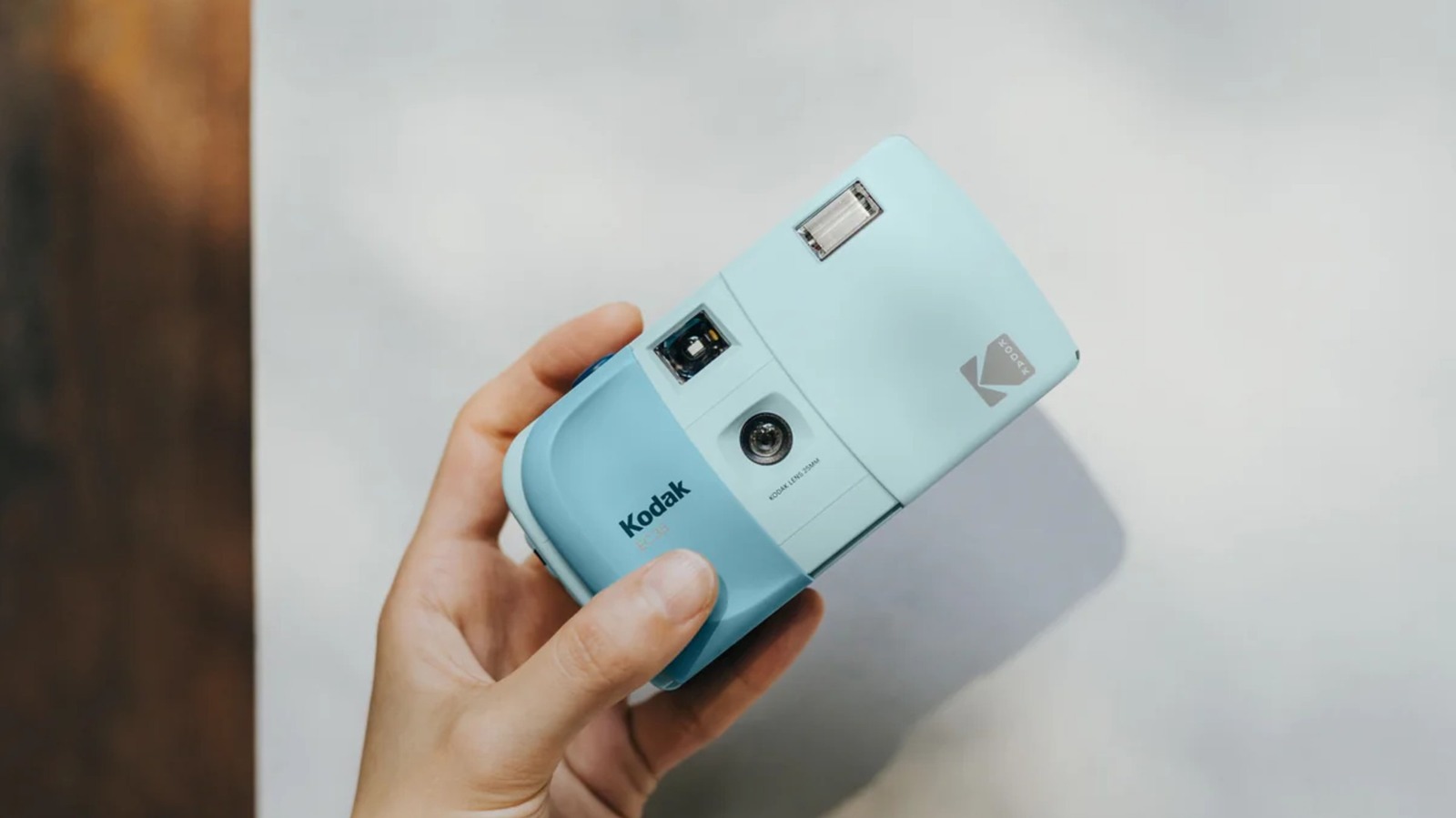 De Kodak EC35 is een beginnersvriendelijke 35 mm-filmcamera in zakformaat