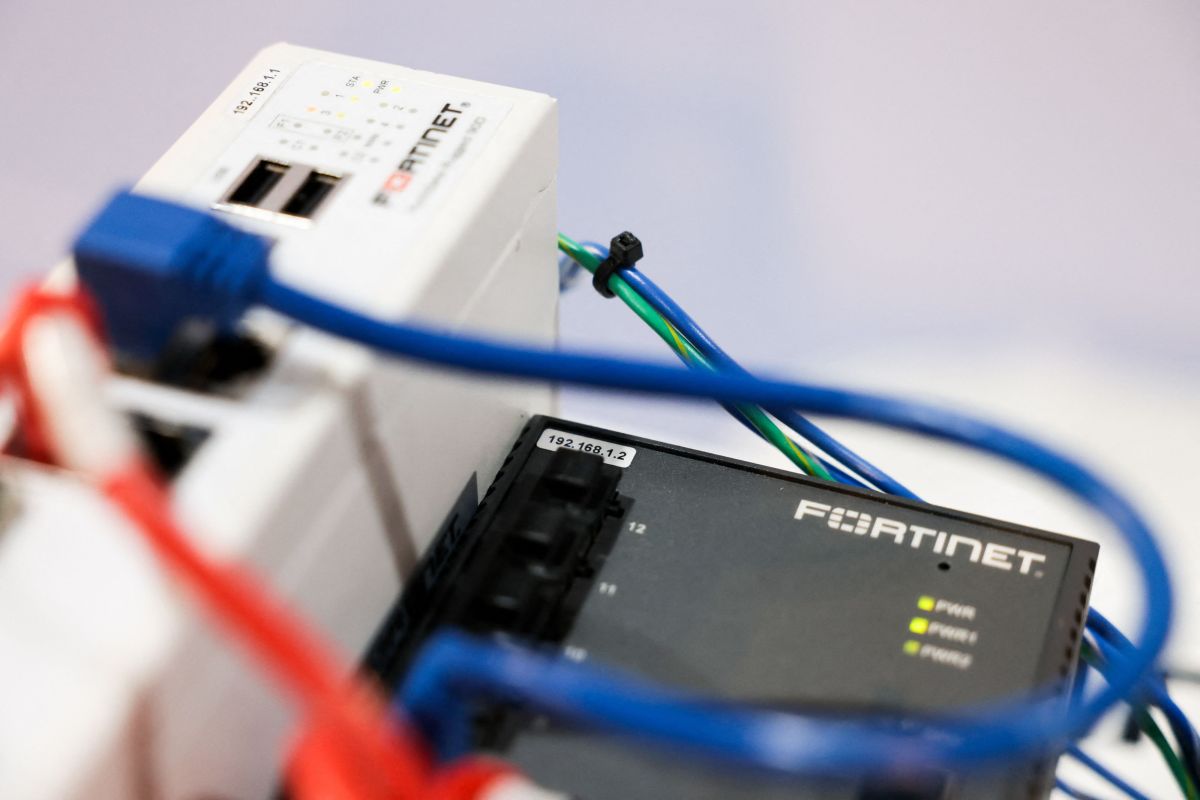Cybercriminelen zouden tienduizenden Fortinet-firewalls hebben gehackt die door grote bedrijven over de hele wereld worden gebruikt