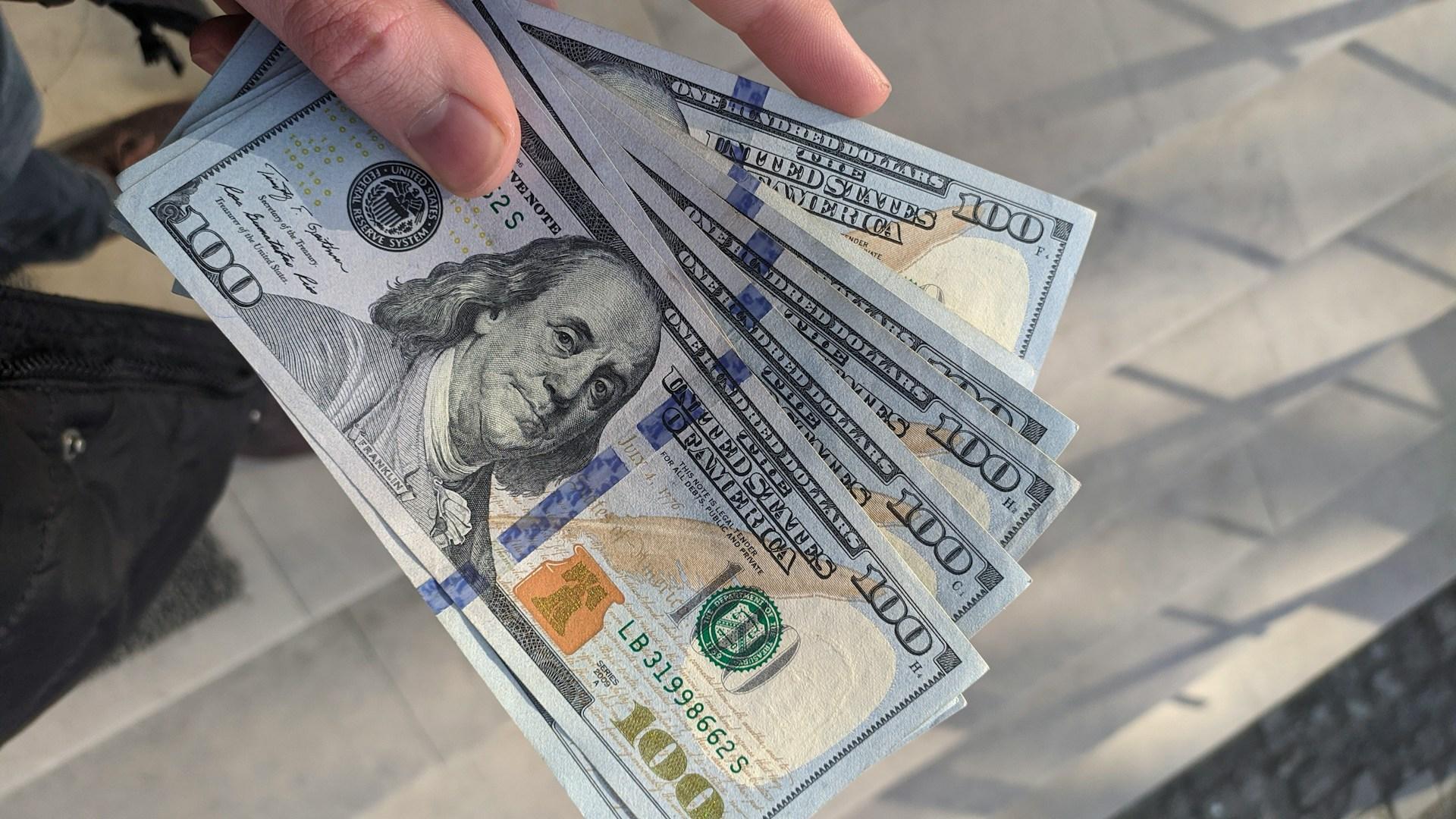 Vergeet de prijsgrafieken. Hier ziet u hoe bitcoin en S&P 500 eruit zien als ze zijn aangepast voor de geldprinter