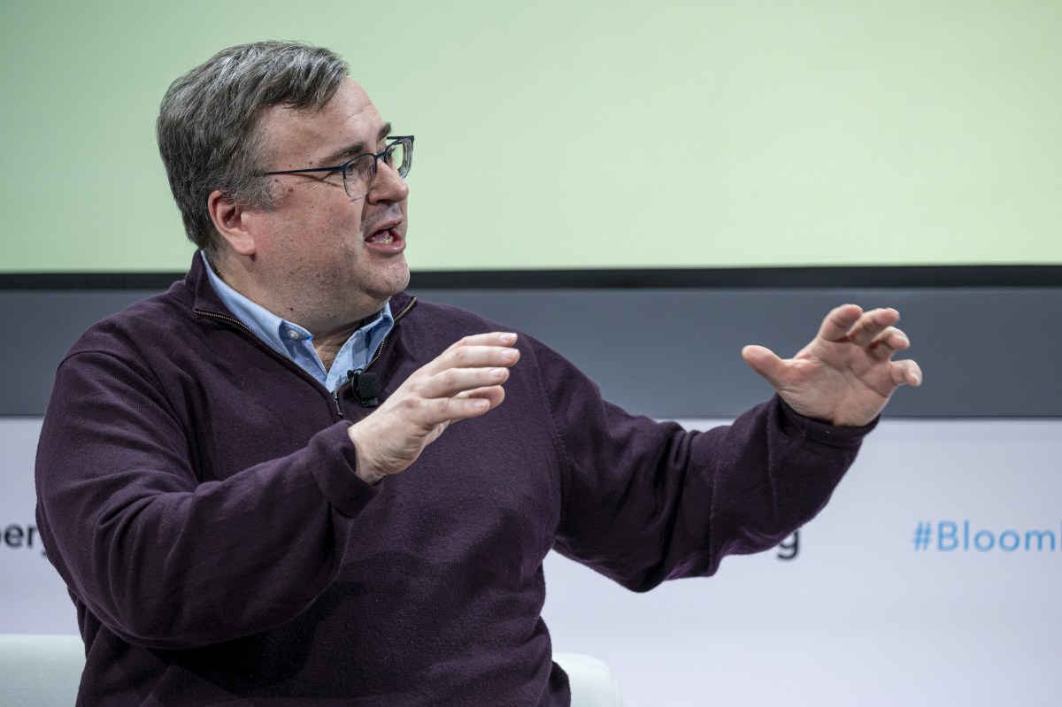 Reid Hoffman verlaat het bestuur van Microsoft om in ‘founder mode’ te gaan met startup Manus