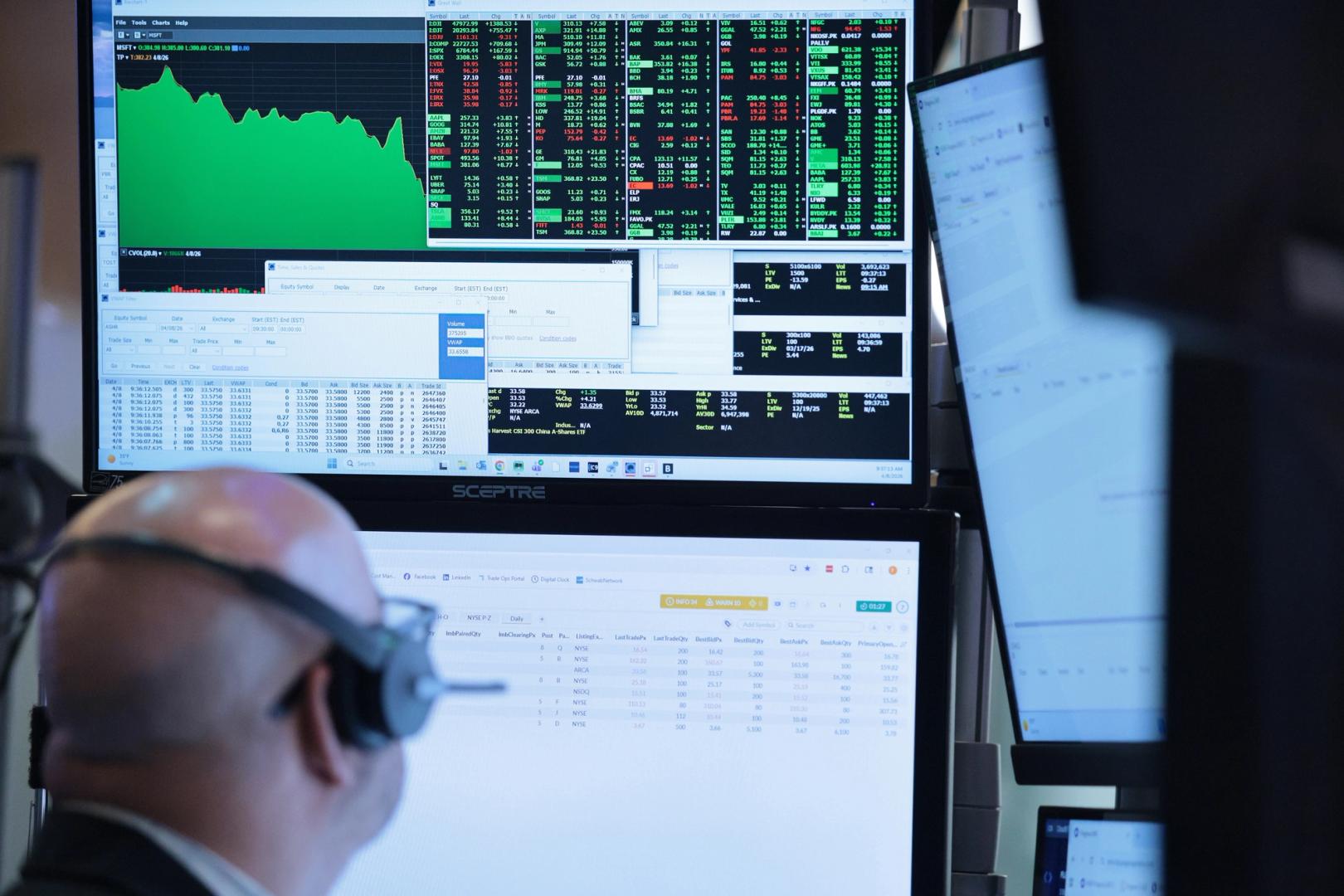 Bitcoin bereikt een maximum van $75.000 terwijl Nasdaq en S&P 500 naar nieuwe recordhoogtes vliegen