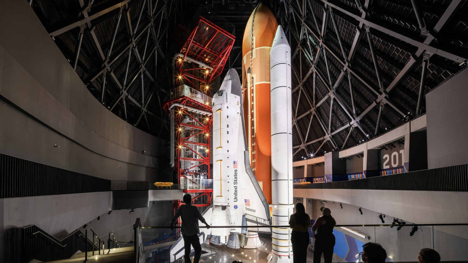 De Space Shuttle Endeavour wordt later dit jaar aan het publiek getoond