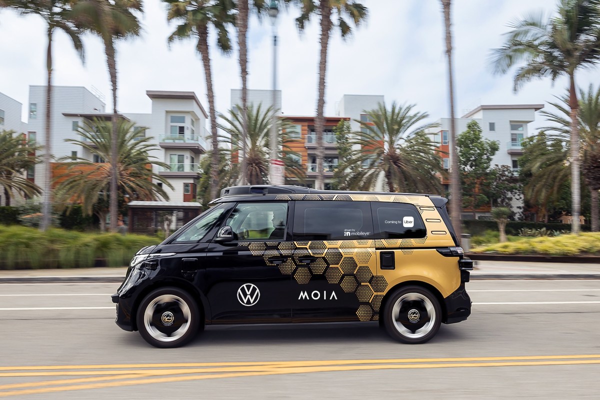 Volkswagen begint zijn zelfrijdende microbussen in Los Angeles te testen voorafgaand aan de lancering met Uber