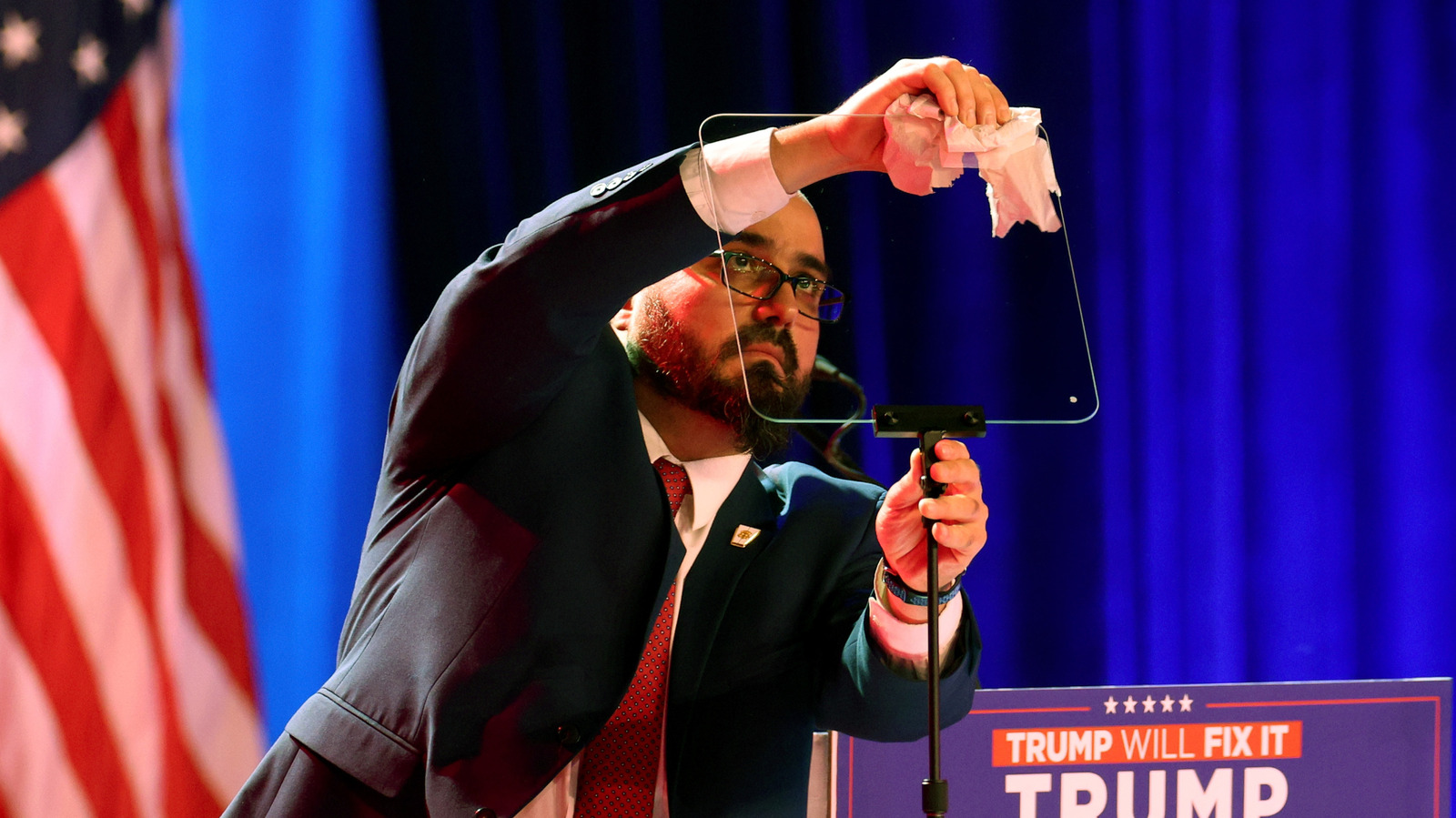 Een teleprompter-operator uit het Witte Huis heeft naar verluidt grote weddenschappen gewonnen op presidentiële toespraken
