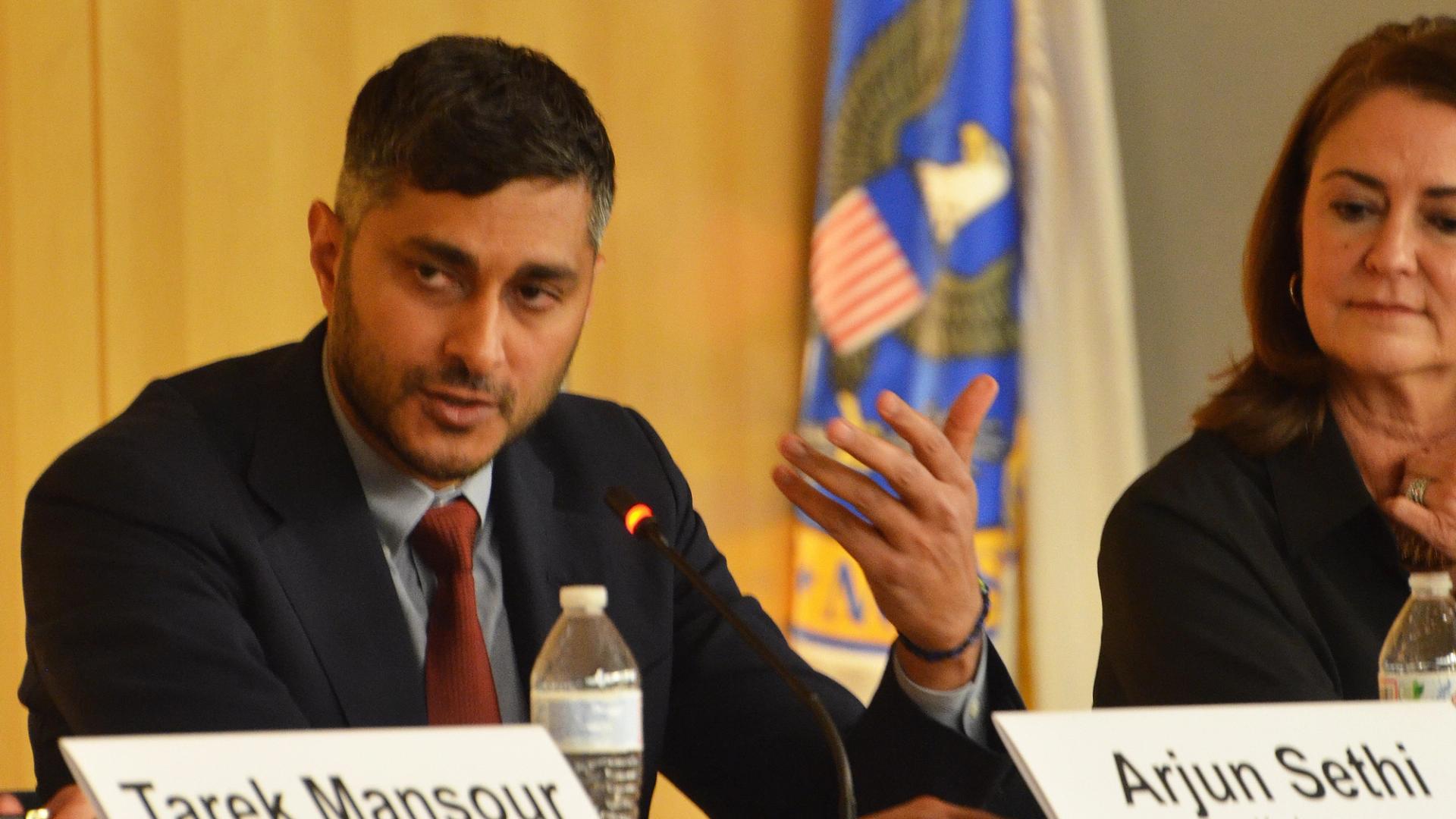 De top-democraat in de commissie van het Huis van Afgevaardigden zet vraagtekens bij de rekening van de Federal Reserve van Kraken