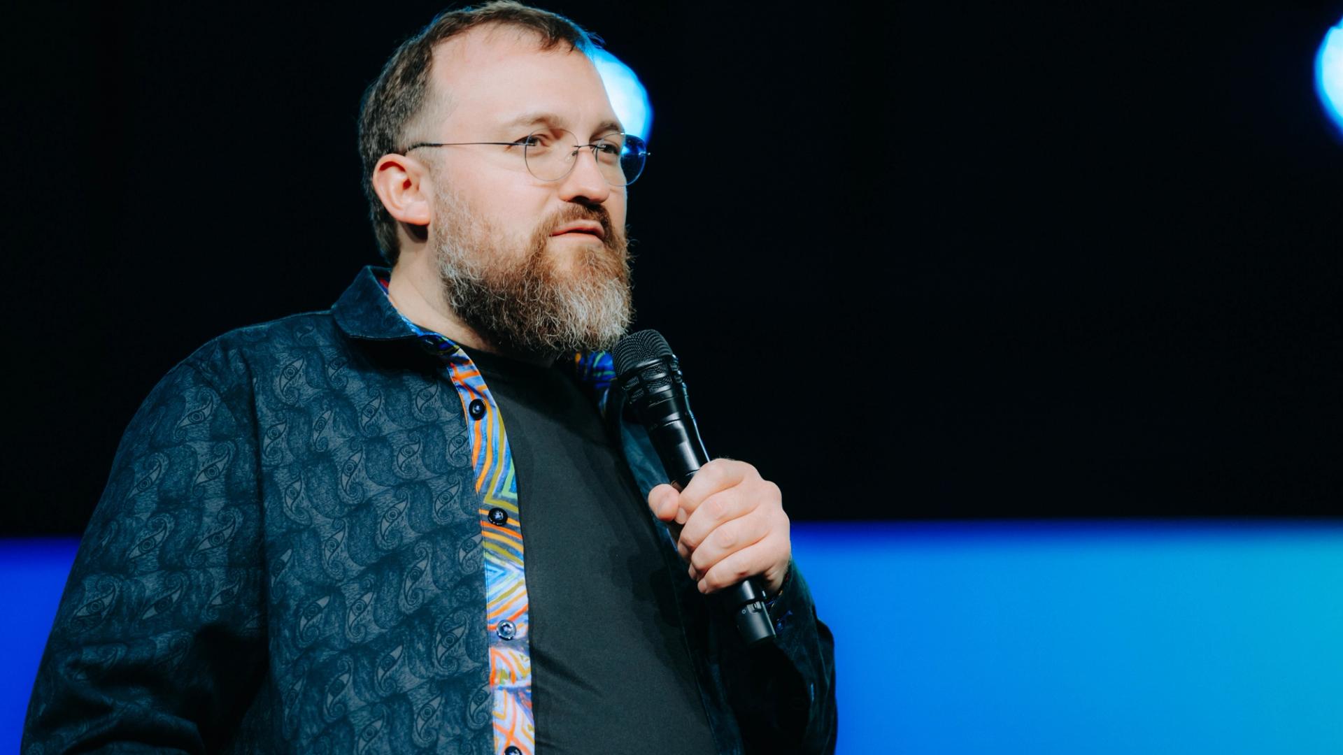 Charles Hoskinson van Cardano zegt dat de quantumfix van Bitcoin een harde vork is die de munten van Satoshi niet kan redden