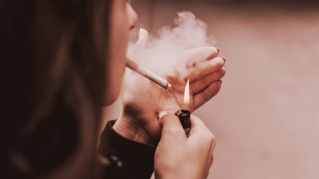 AI Researchers Are Smoking Cigarettes to Prove AI Will Cure Cancer, Says Palantir Exec