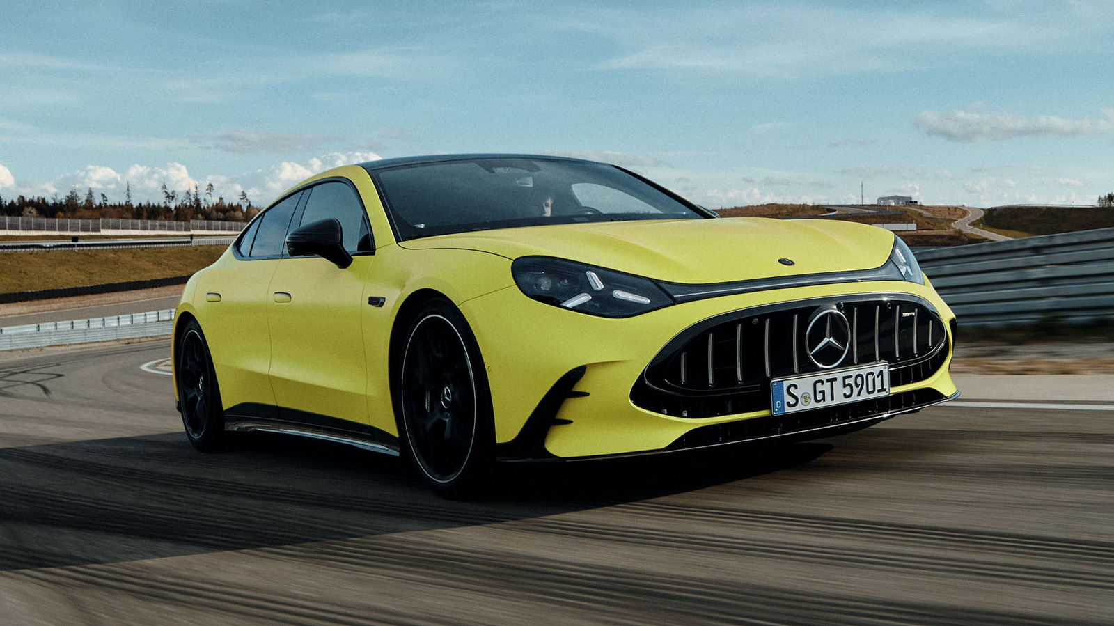 Mercedes-AMG's 1.153 pk sterke elektrische GT 4-Door neemt het op tegen Porsche's Taycan
