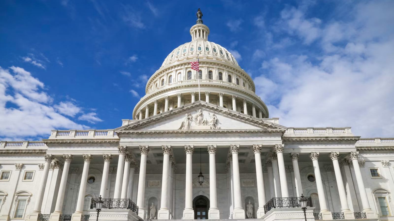 Het Congres laat tientallen jaren oude spionagewet vervallen te midden van de controversiële DNI-nominatie van Trump