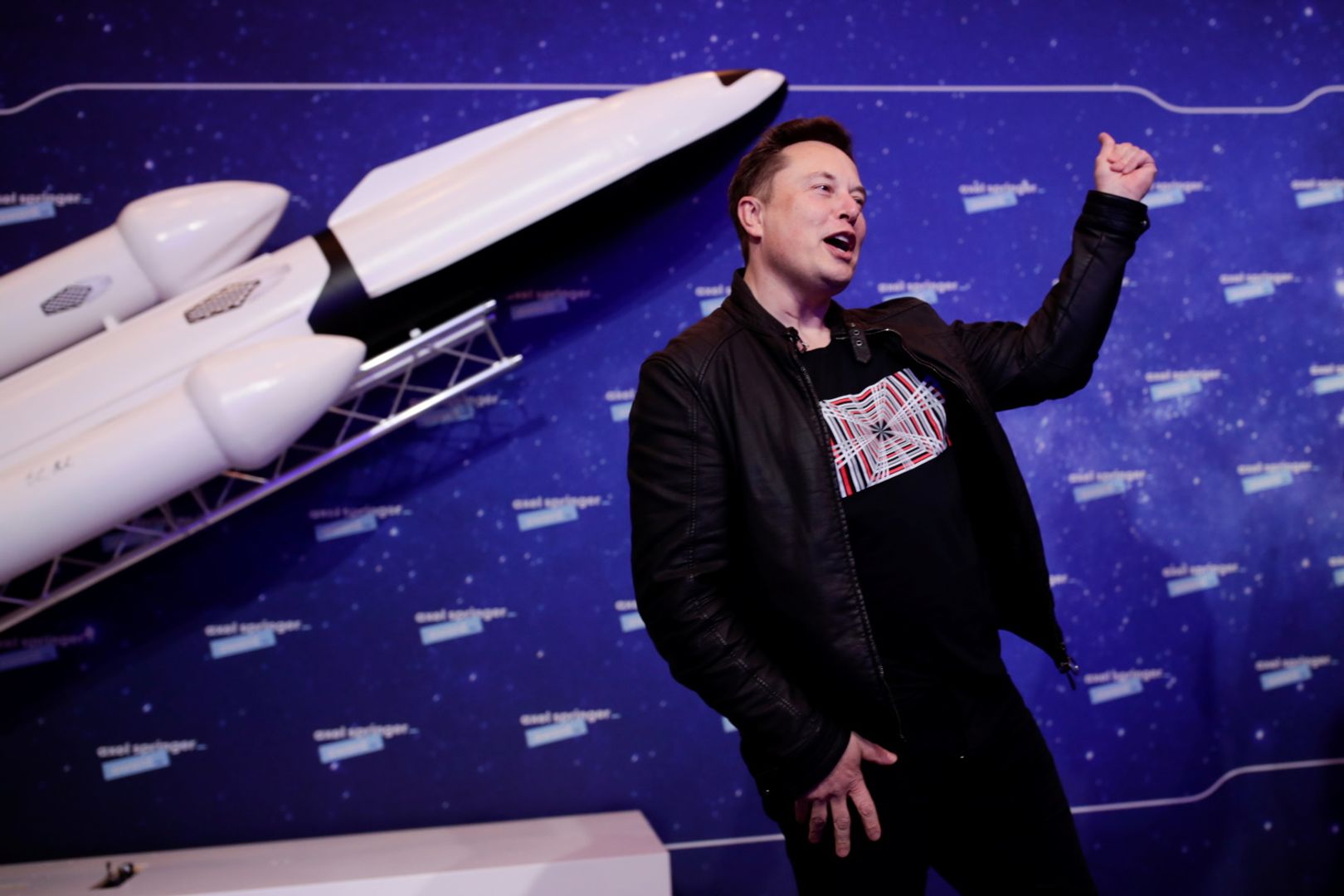 SpaceX overtreft de omzetvoorspelling van Wall Street en boekt een verlies van $540 miljoen op bitcoinbezit