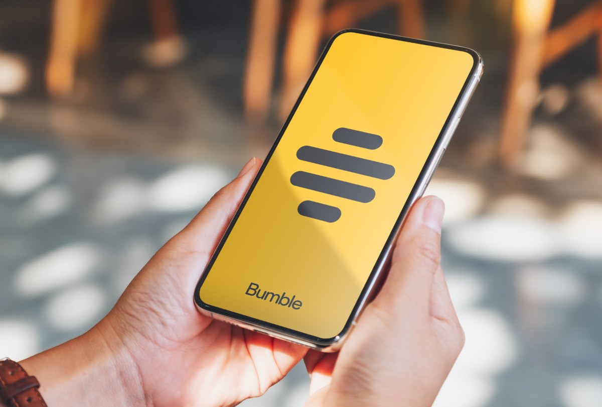De betalende gebruikers van Bumble gaan achteruit omdat het gokt op een revisie later dit jaar
