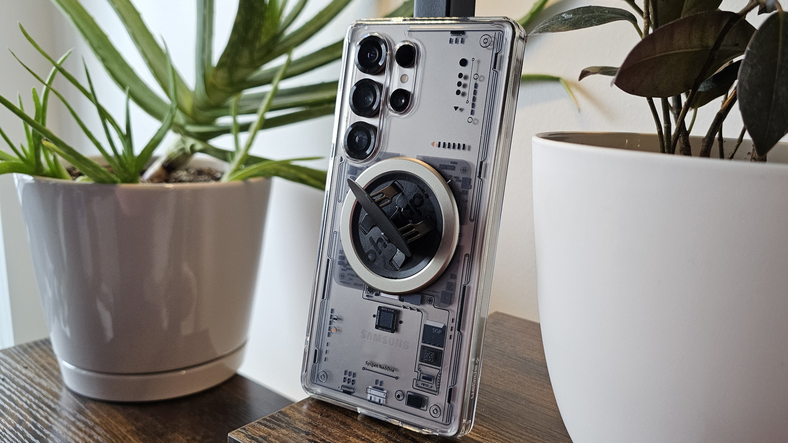 Dure telefoonhoesjes: wanneer en waarom het de moeite waard is om meer te betalen