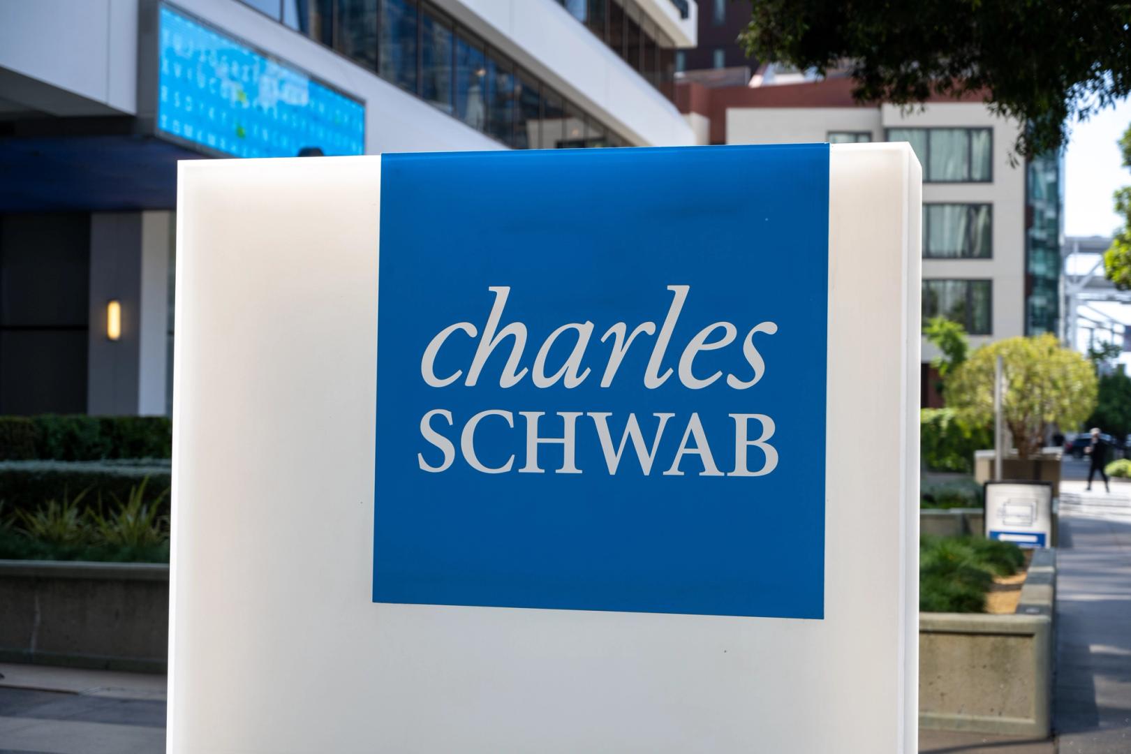 Schwab zegt dat zelfs een crypto-allocatie van 1% het portefeuillerisico kan hervormen