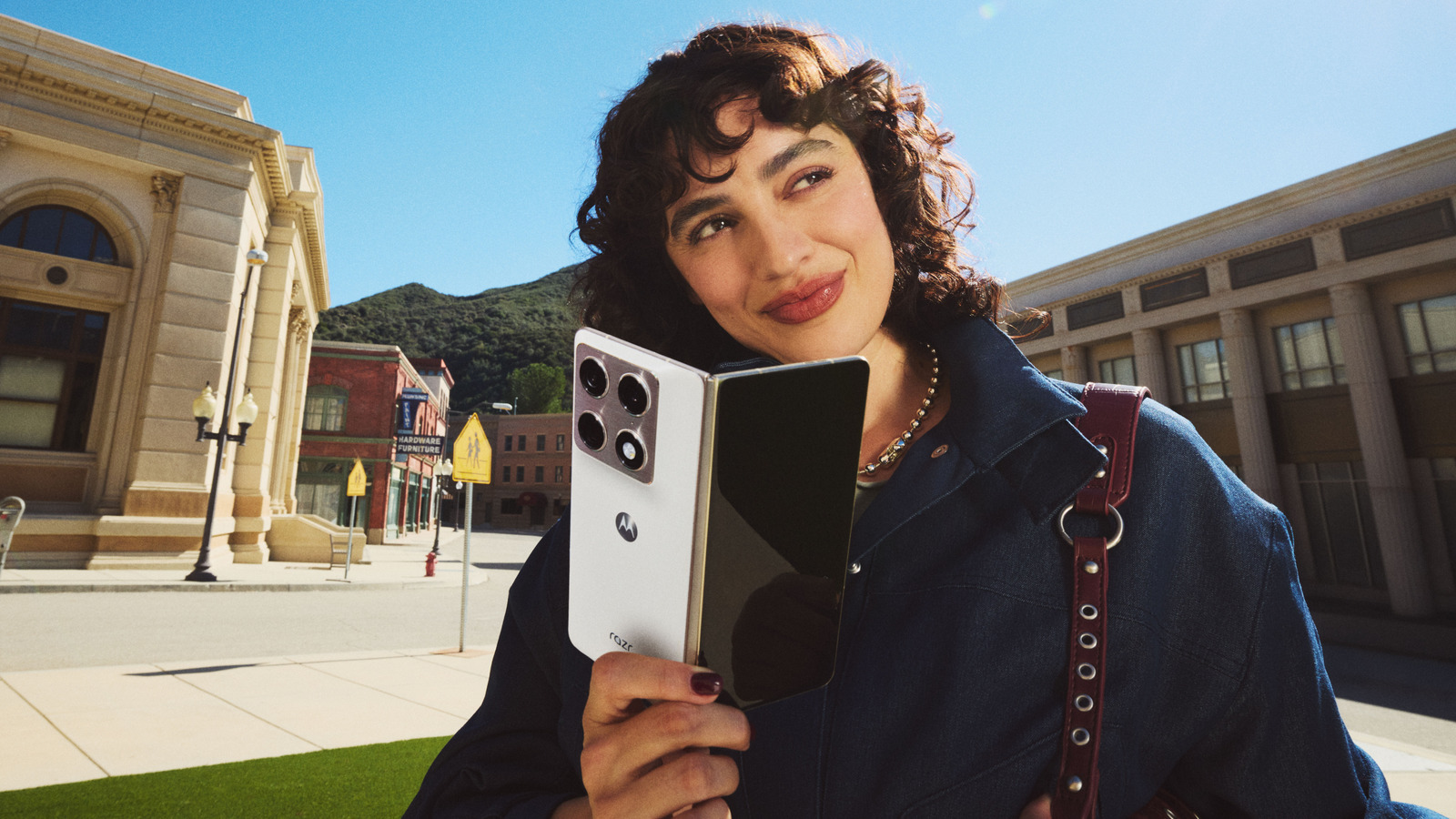 Motorola's nieuwste familie Razrs omvat de eerste opvouwbare boekstijl