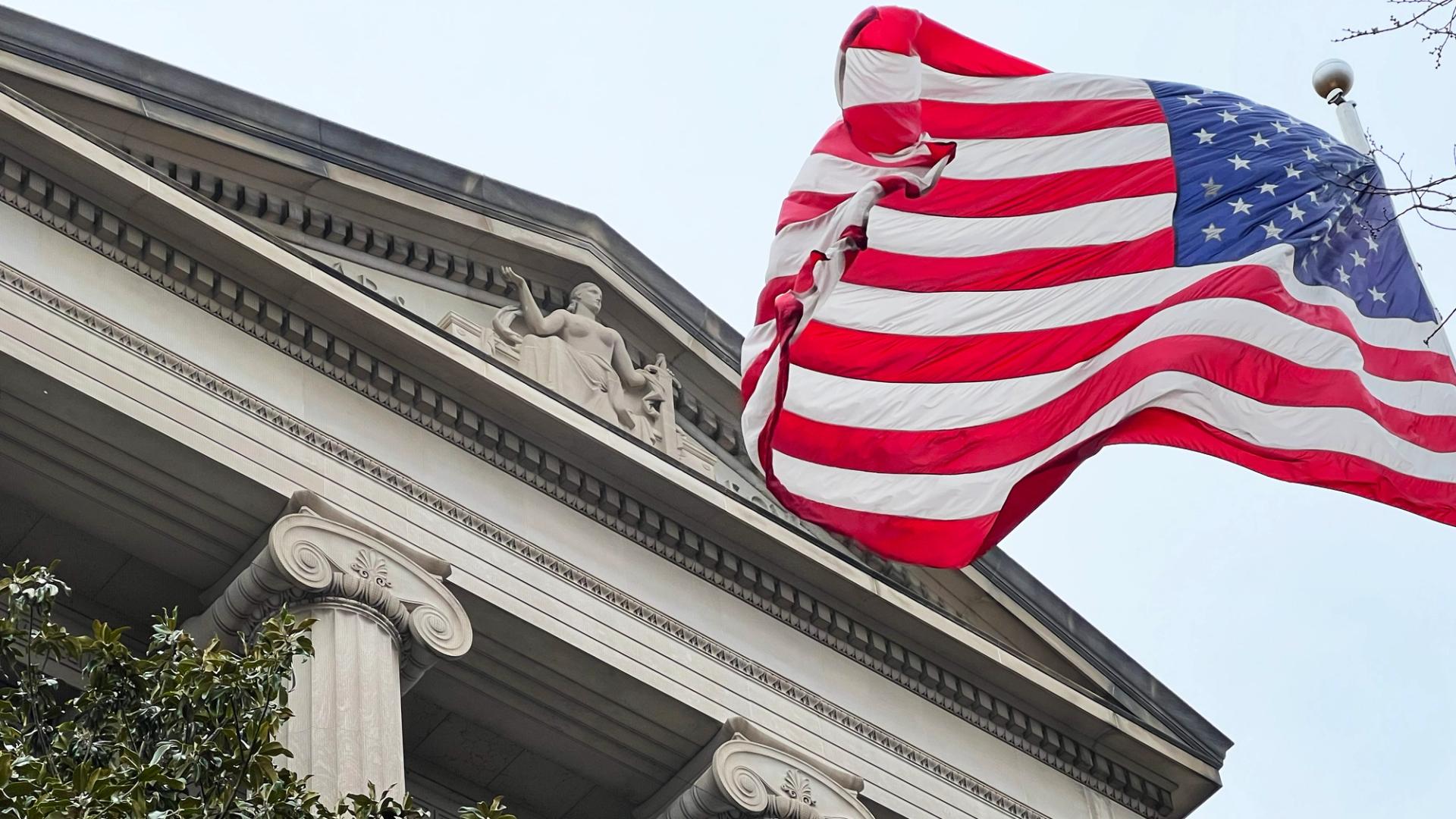 SEC klaagt man uit Texas aan wegens vermeend crypto-plan ter waarde van $12,3 miljoen, gebouwd op nep-AI-handelsbots
