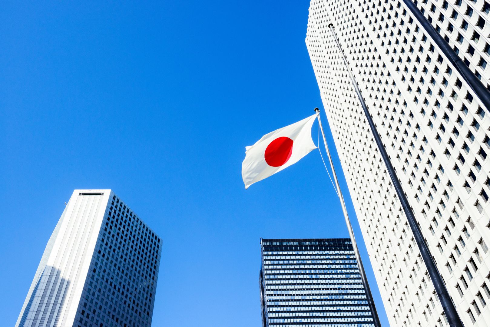 Bitcoin en XRP trekken Japanse bedrijven aan, omdat de zwakke yen de diversificatie van staatsobligaties stimuleert