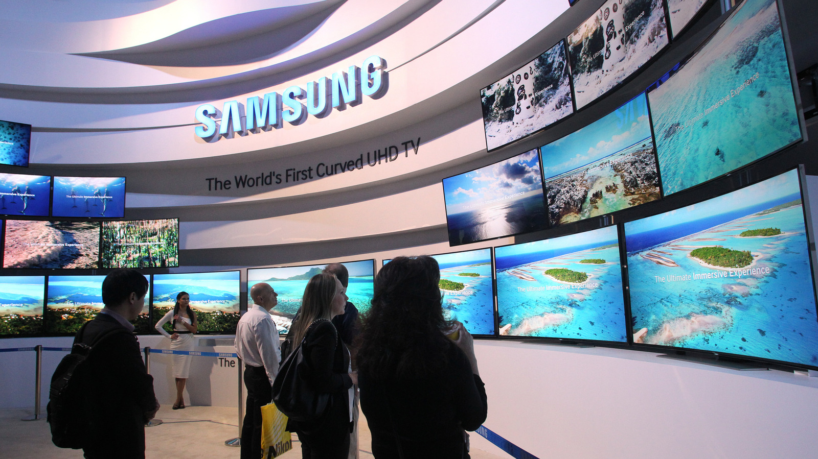 Waarom gebogen tv's faalden, maar gebogen gamingmonitoren floreerden