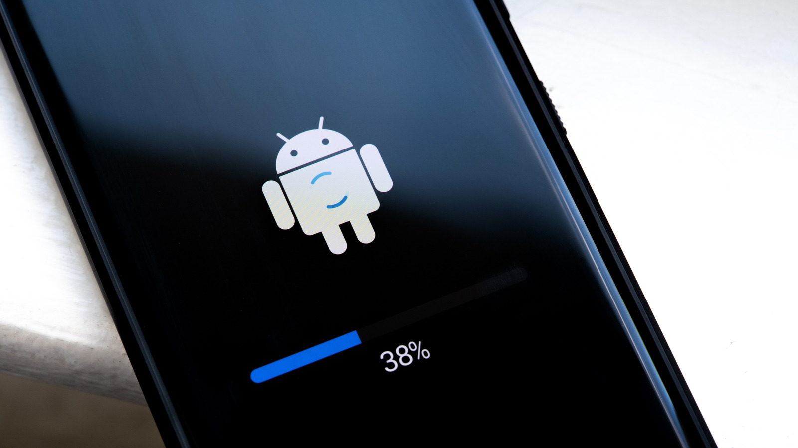 Hoe u kunt controleren of uw Android-telefoon nog steeds beveiligingsupdates ontvangt