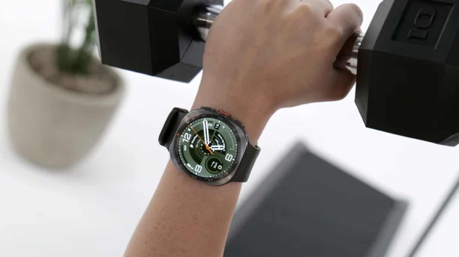 Apple Watch Ultra 4 versus Galaxy Watch Ultra 2: vergelijking van hun functies, duurzaamheid en beeldschermen