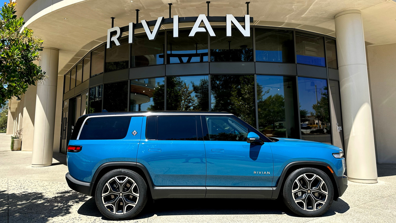 Rivian wordt geconfronteerd met een class action-rechtszaak over zelfrijdend rijden in zijn vroege voertuigen