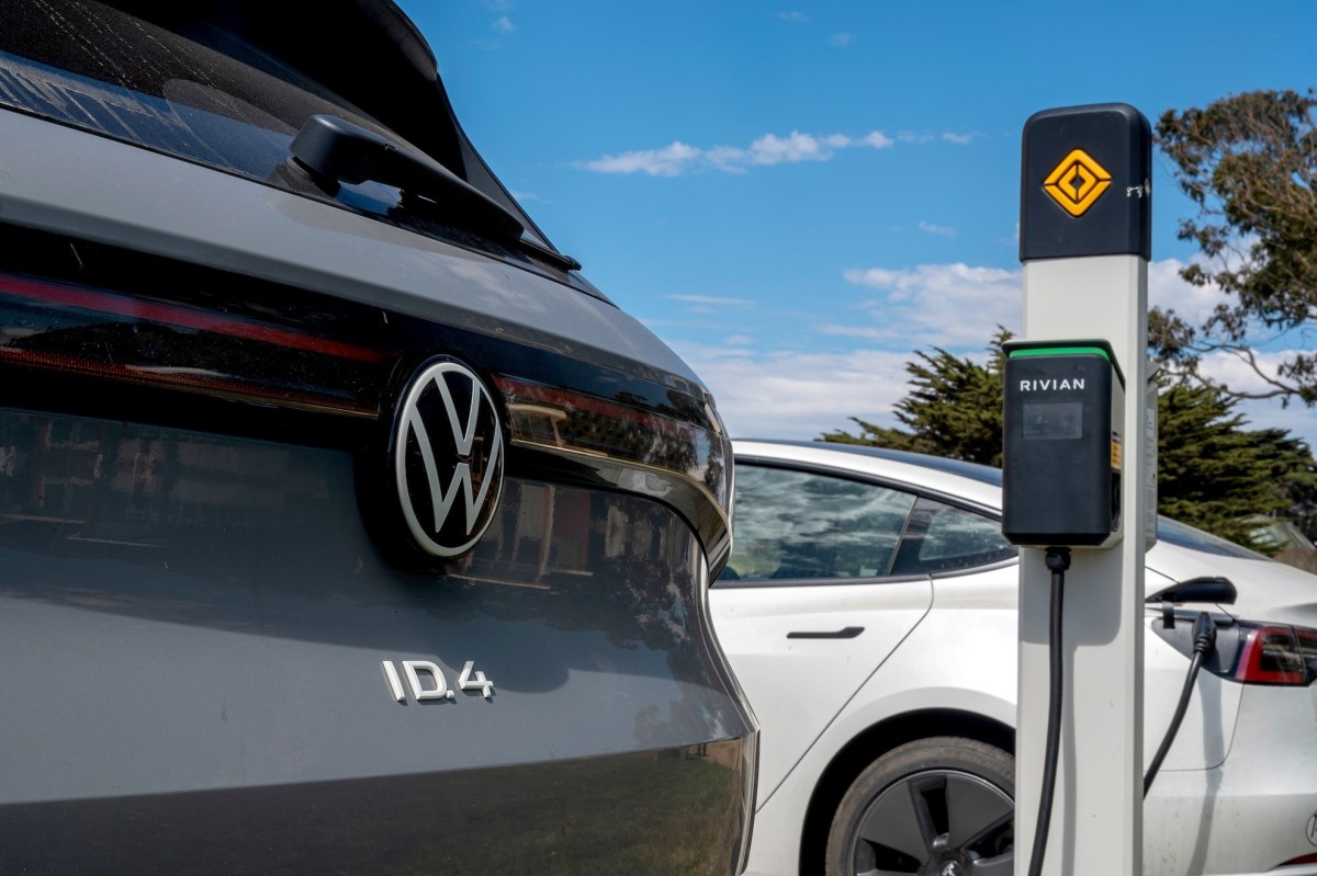 Volkswagen-ingenieurs beschuldigd van handel met voorkennis in verband met de Rivian-joint venture
