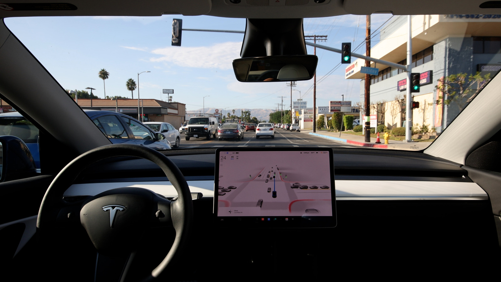 Ontslagen Tesla-manager zegt dat volledig zelfrijdende auto's 'rolgevaar' waren