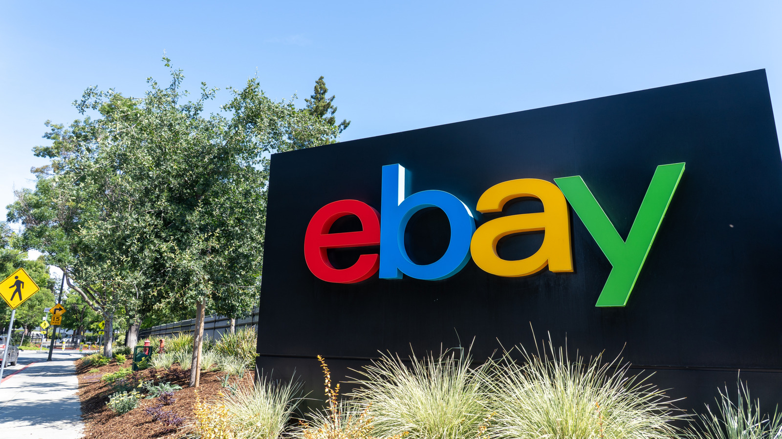 eBay en zijn voormalige leidinggevenden schikken de cyberstalkingzaak die is aangespannen door een journalistenpaar