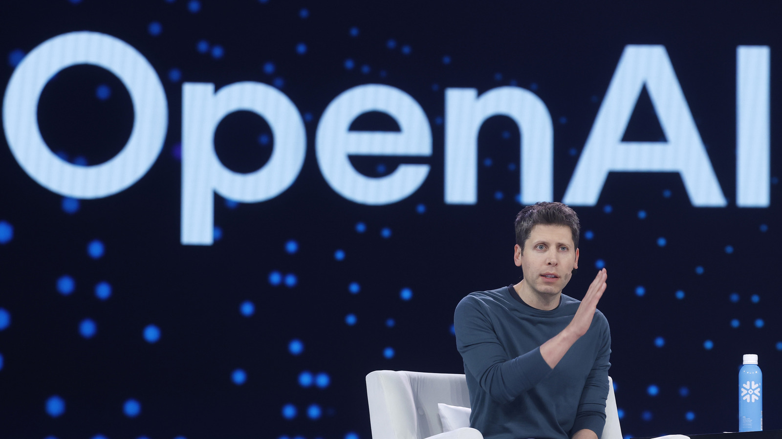 De ringvormige slimme luidspreker van OpenAI zal naar verluidt tussen de $300 en $400 kosten