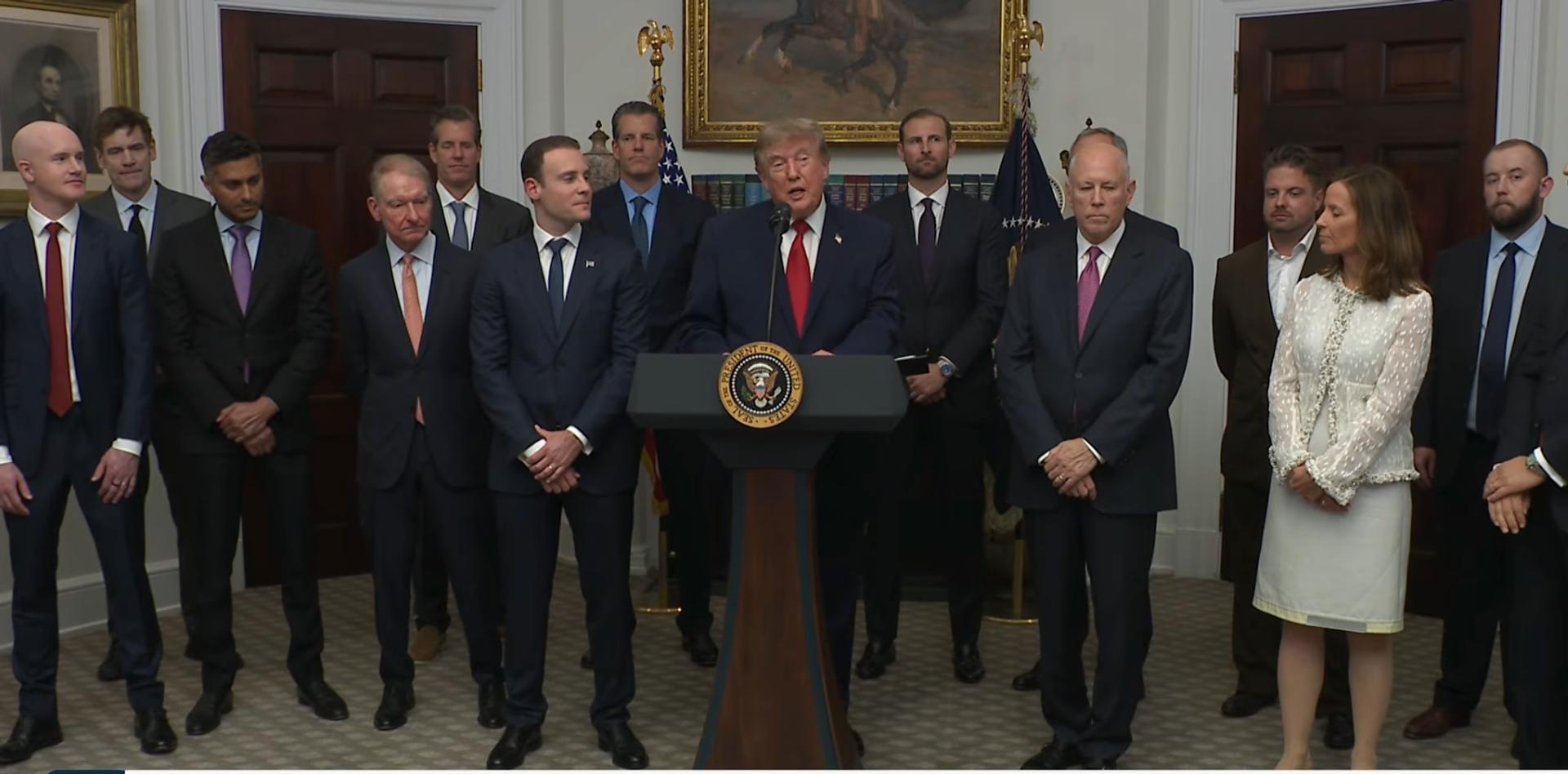 Trump dringt er bij het Congres op aan om over te gaan tot Clarity Act tijdens het crypto-evenement in het Witte Huis