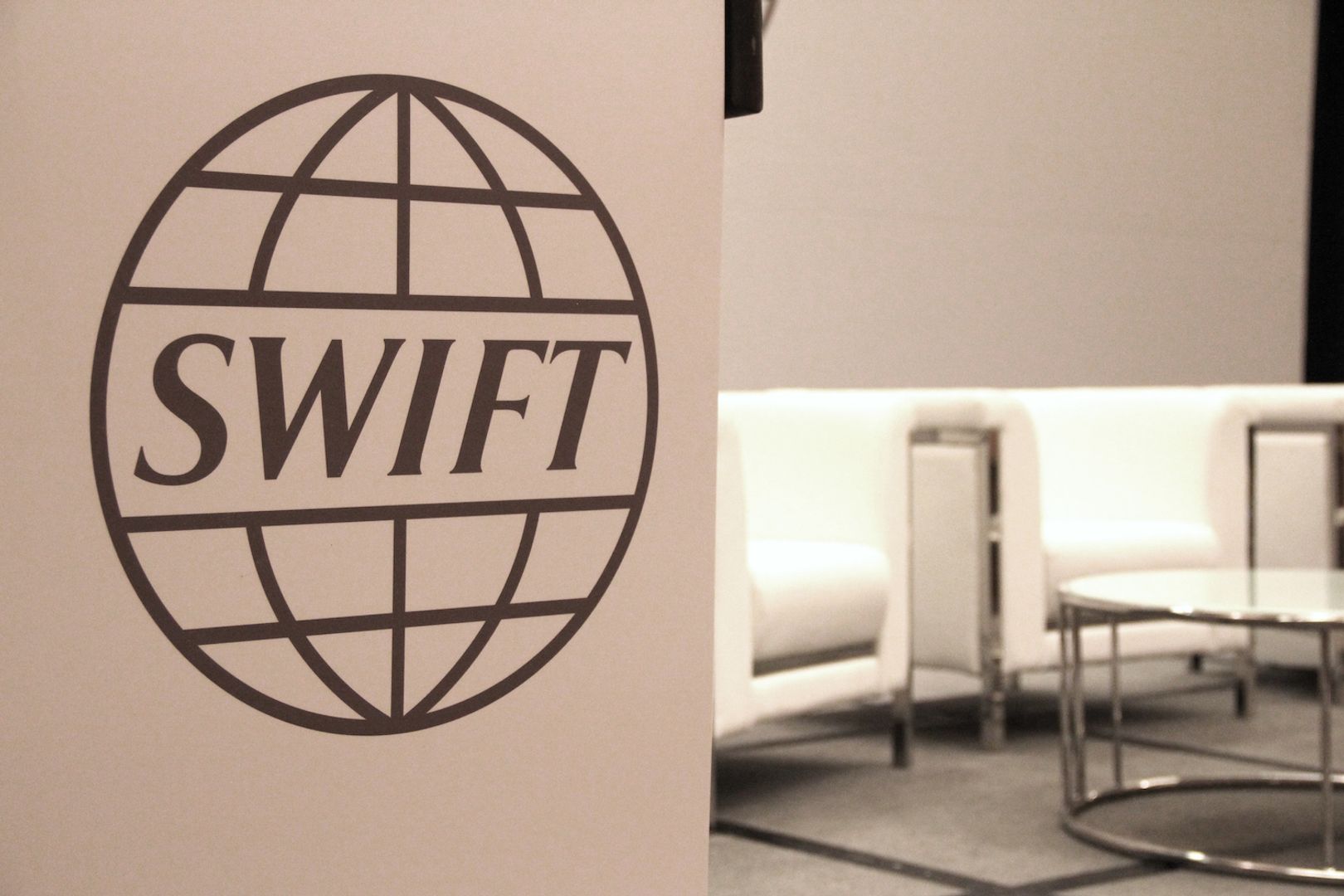 HSBC en Standard Chartered voeren de eerste live banktransactie uit op het 24/7 grootboek van Swift
