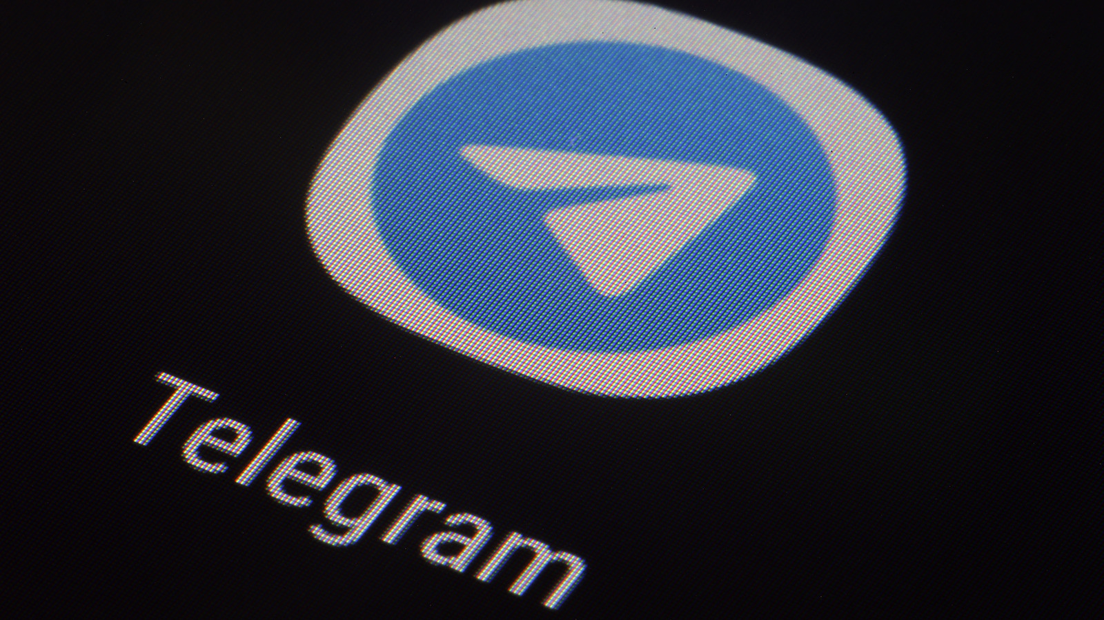 De CEO van Telegram zegt dat de 'takedown afperser' verantwoordelijk was voor het kortstondig verwijderen van de app door Apple
