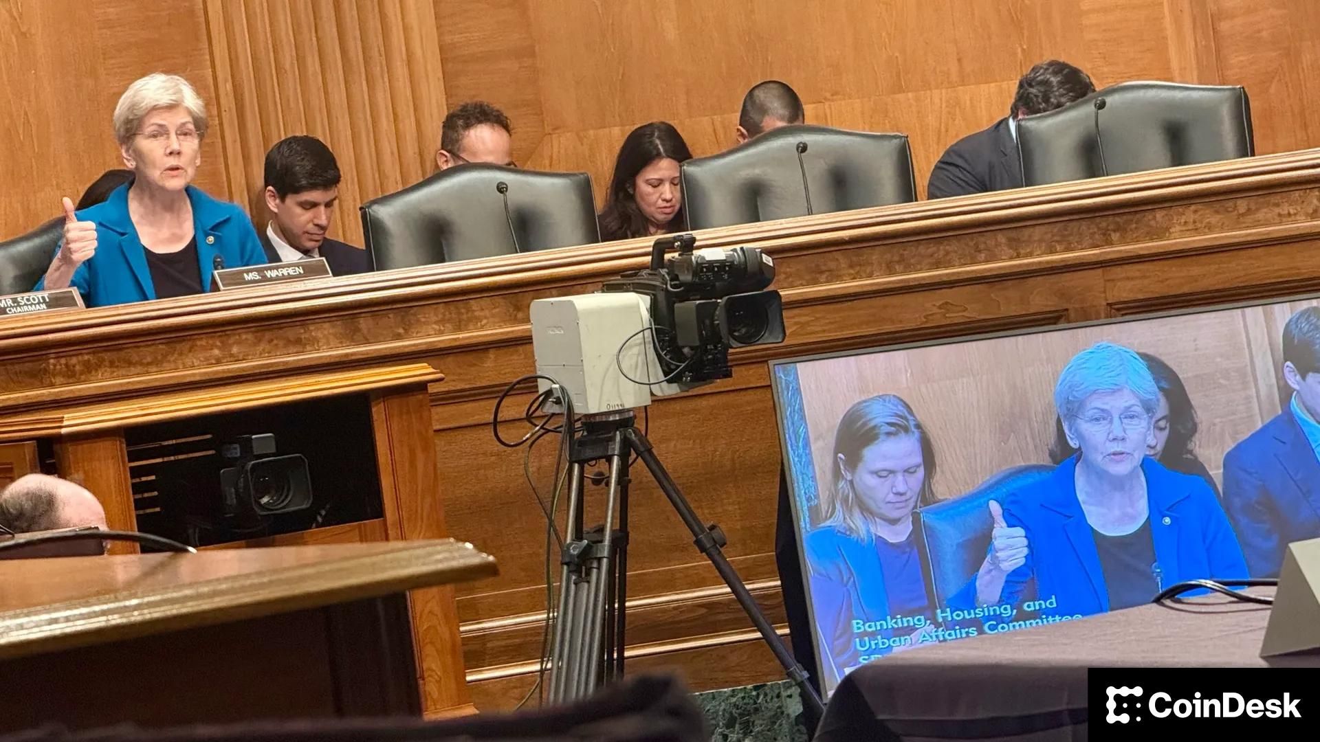 Democraten dringen aan op waarschuwingen aan federale functionarissen tegen weddenschappen met voorkennis op voorspellingsmarkten