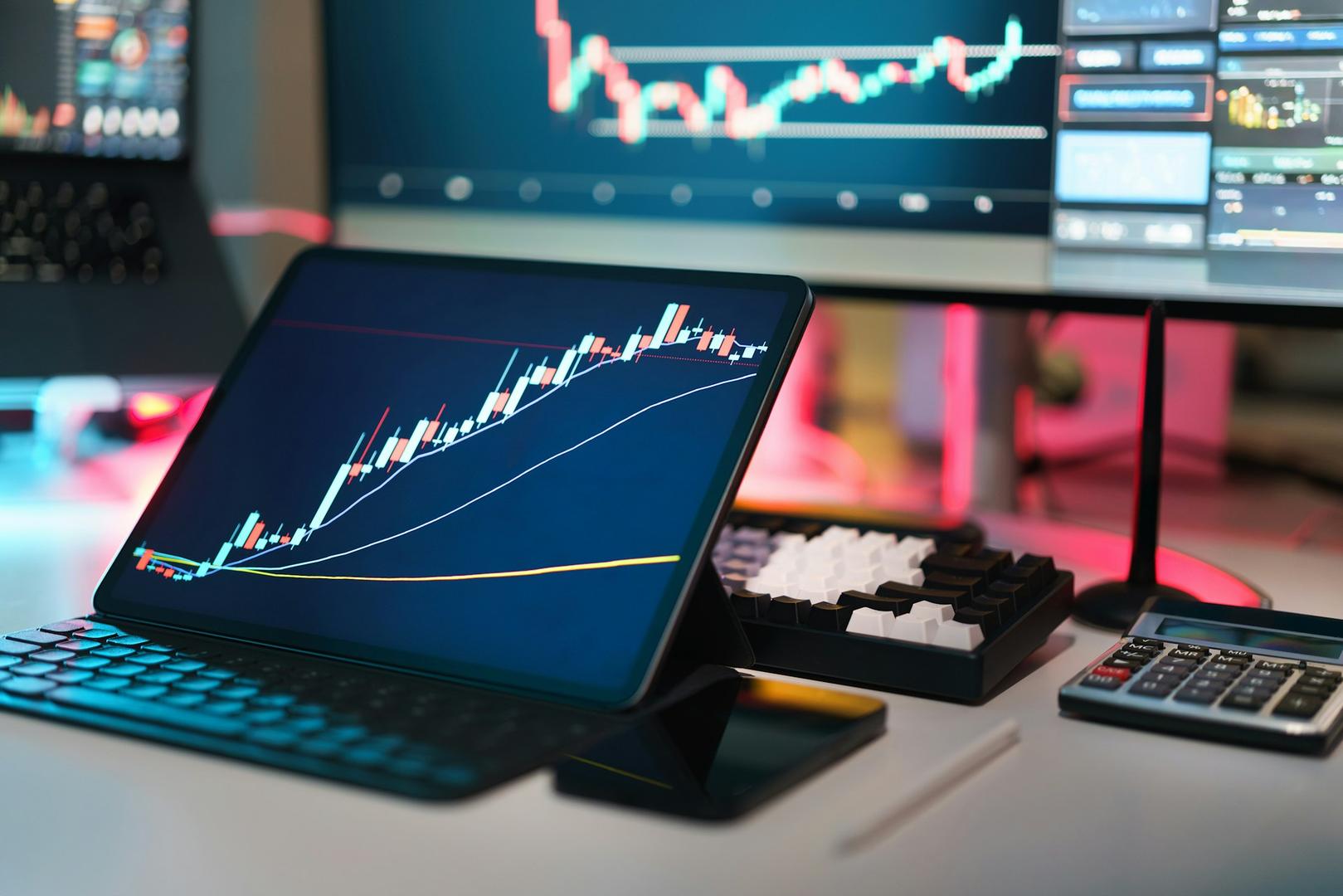 Bitcoin boven de $78.000 nu de Senaat de opbrengsthindernis van de Clarity Act opruimt, de S&P 500 vestigt een nieuw record