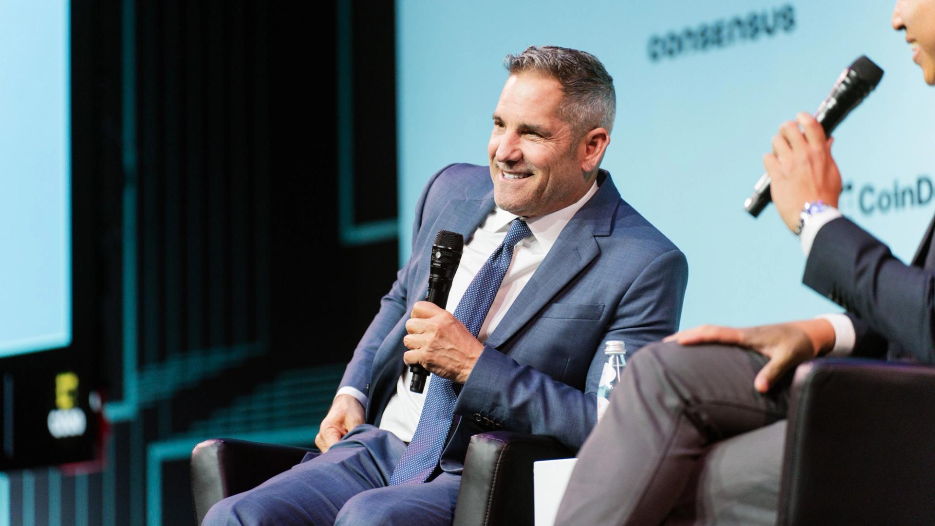 Grant Cardone zegt dat hij bitcoin zal blijven kopen met behulp van de kasstromen van onroerend goed