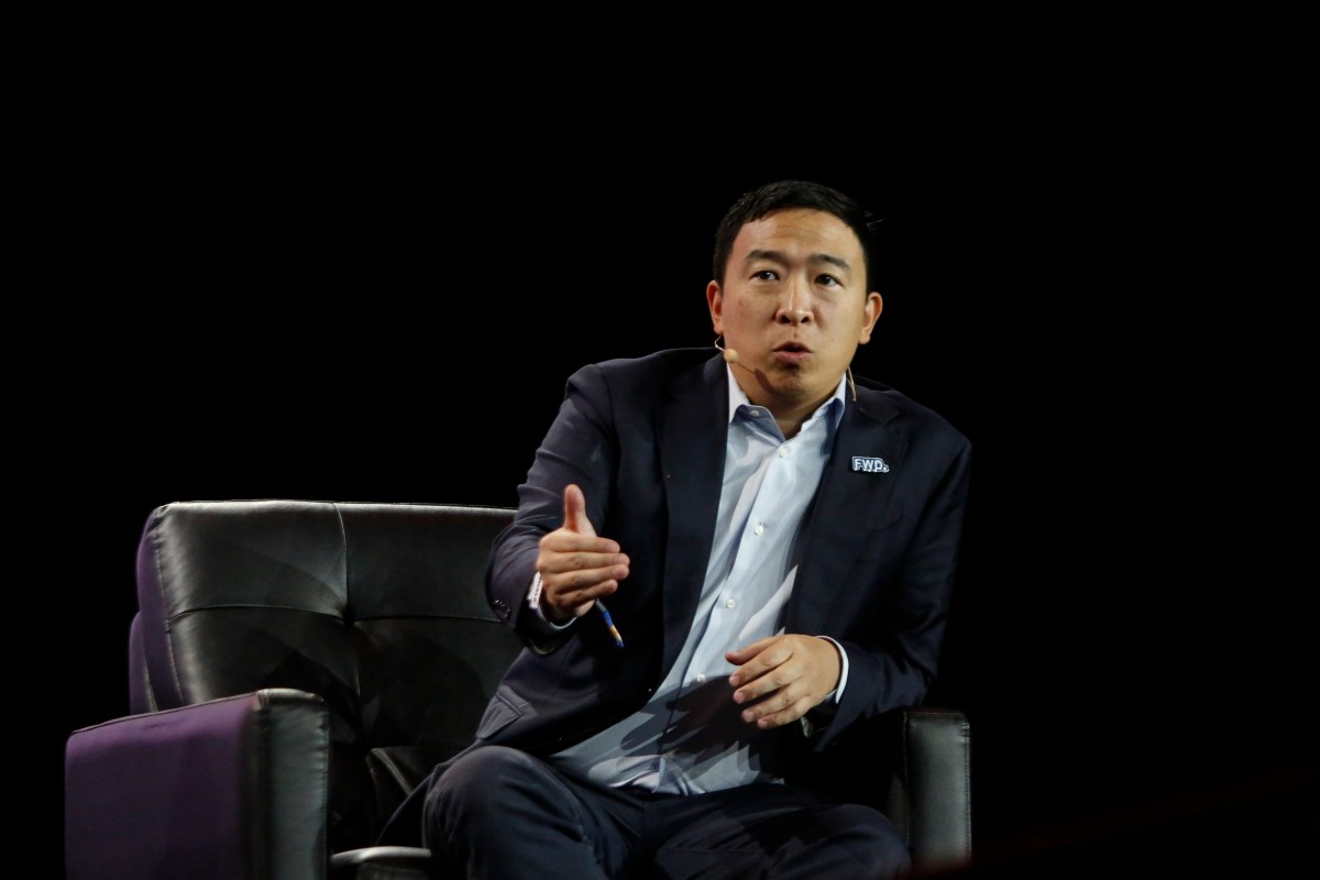 Waarom Andrew Yang bouwt in plaats van te wachten op Washington