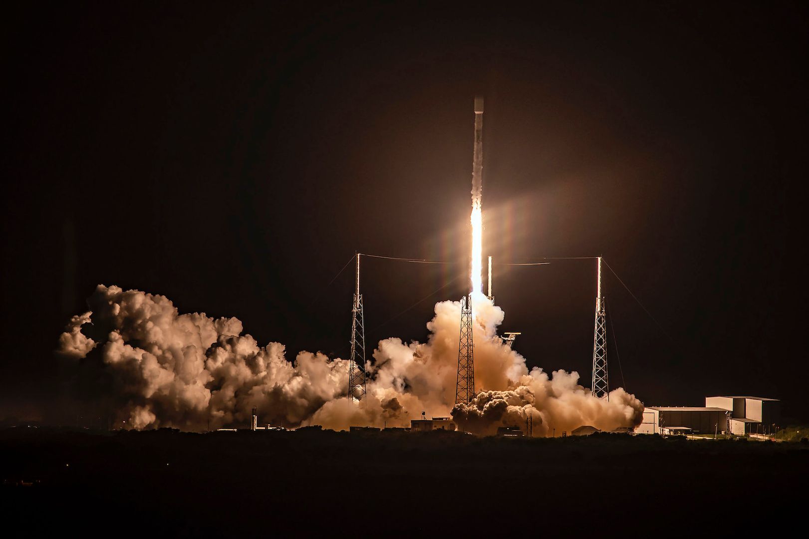 De beursgang van SpaceX in cryptovaluta daalde scherp. Het wijst nu omhoog naar een waardering van $2,4 biljoen