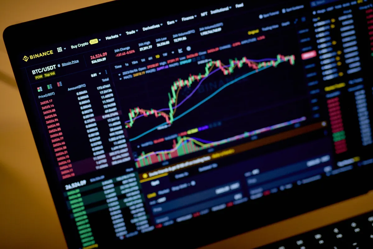 Binance pauzeert opnames omdat hackers ervan verdacht worden miljarden aan crypto te stelen