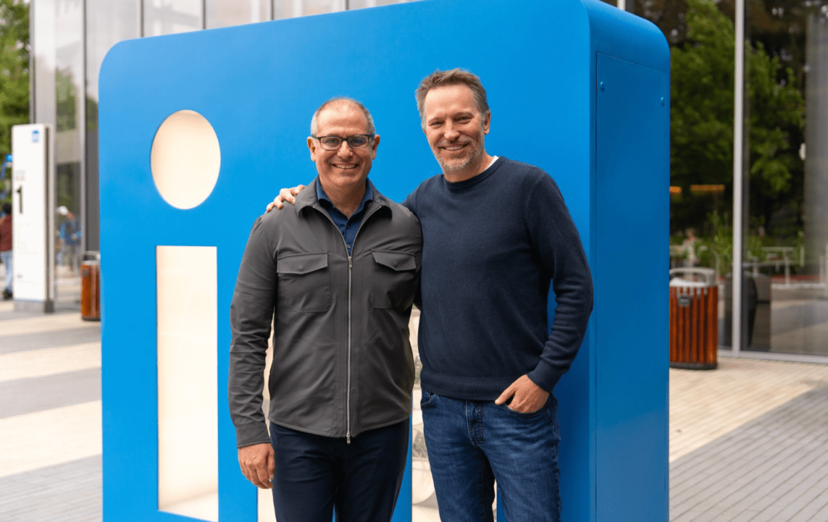 De CEO van LinkedIn gaat verder; Houd alsjeblieft je betraande video-eerbetoon vast