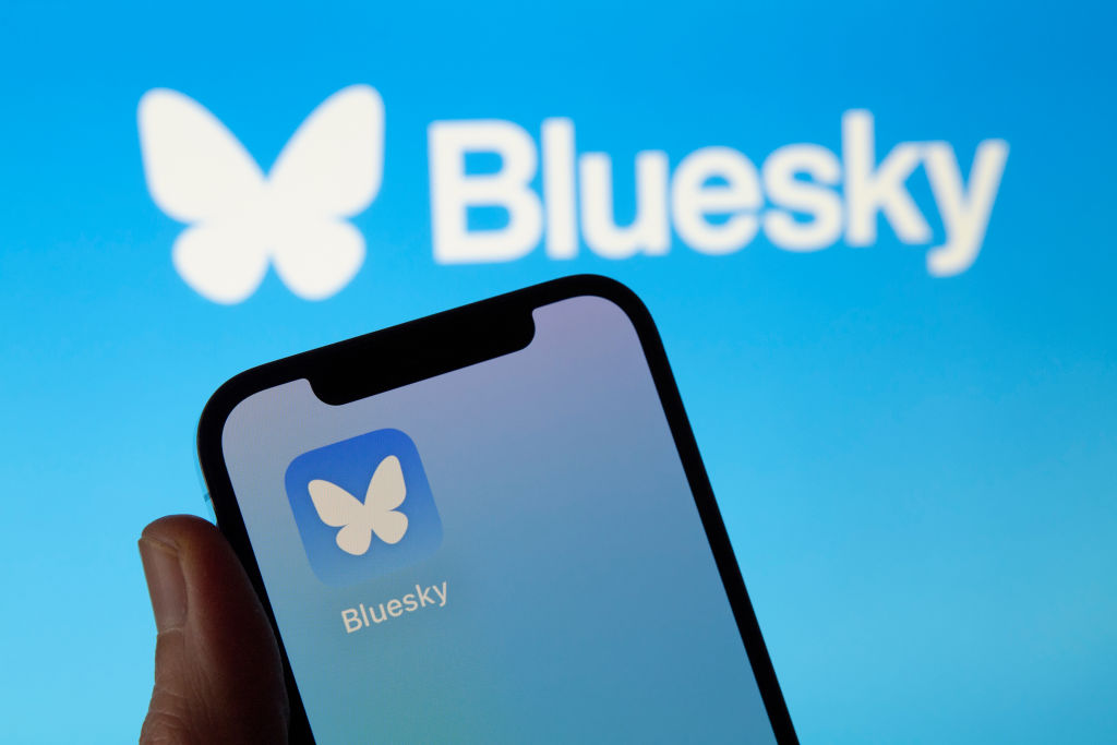 Het actieve gebruikersbestand van Bluesky krimpt naarmate de focus zich verder uitbreidt dan de app