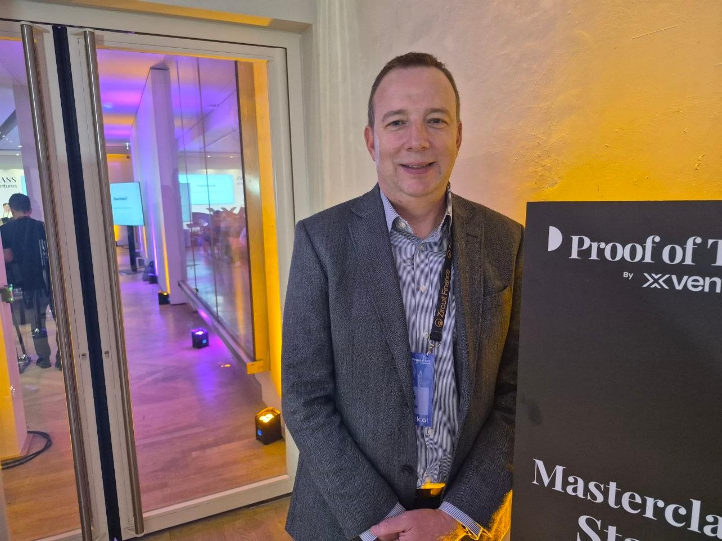 Elke bank zal binnenkort digitale activa moeten aanhouden, zegt Julian Sawyer, CEO van Zodia
