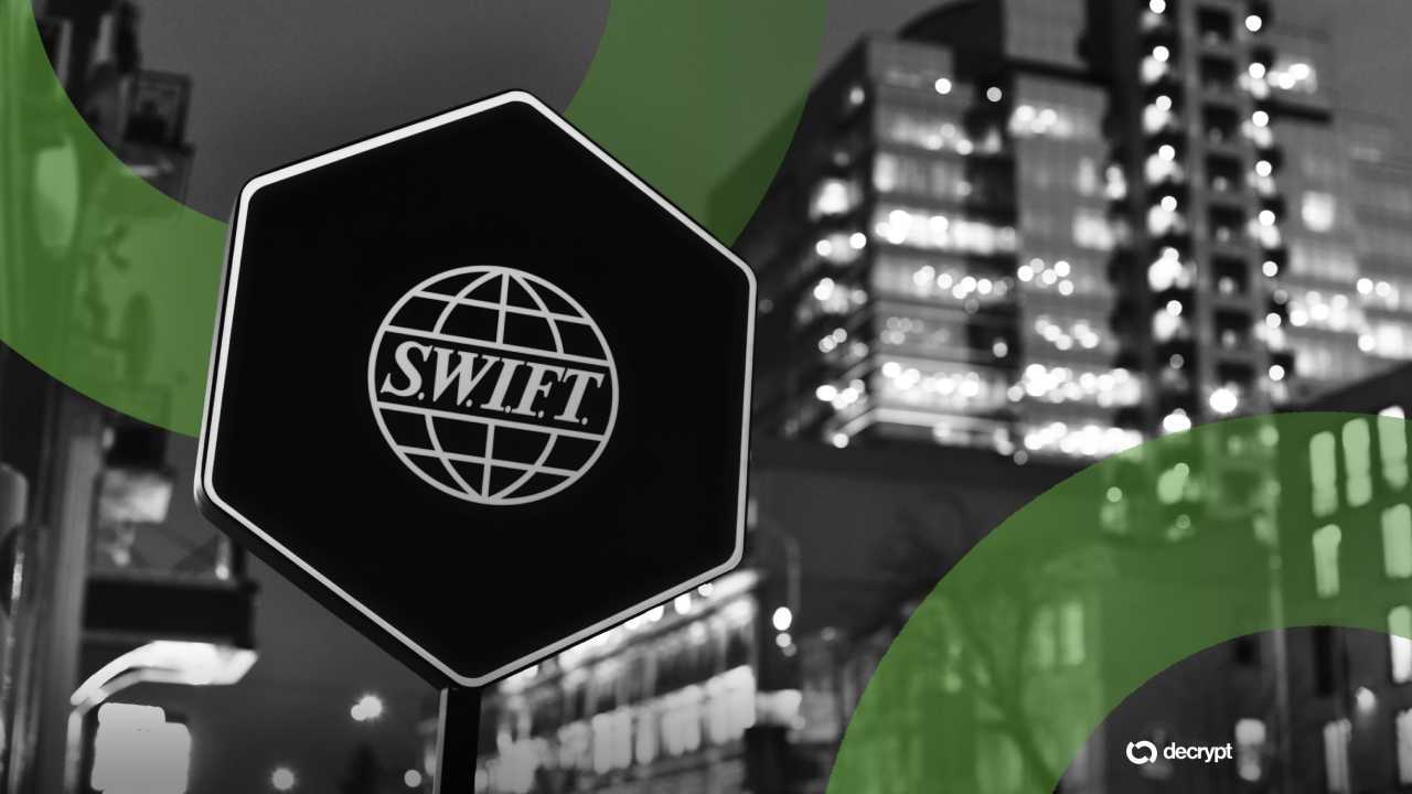 Swift Readies Ledger voor 24/7 tokenoverdrachten, hoewel de echte afwikkeling op oude rails blijft steken